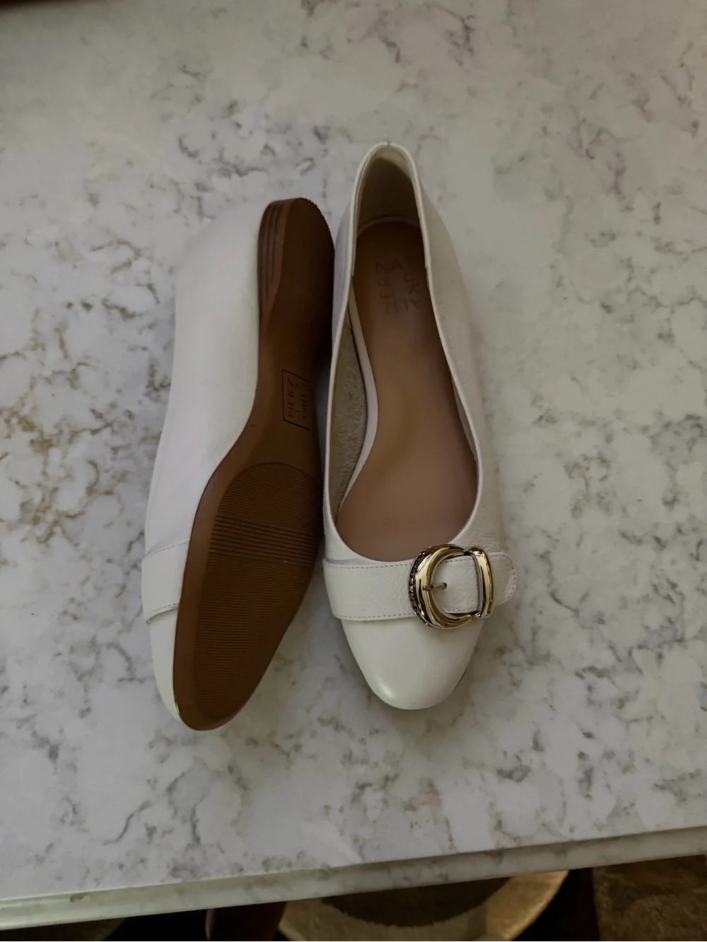 Naturalizer White Leather Heeled Pumps with Silver Buckle
